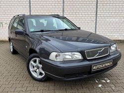 Grau Gebraucht 1999 Volvo V70 Kombi | 8.690 €