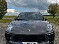 Grau Gebraucht 2015 Porsche Macan Turbo SUV | 34.999 € (Fairer Preis)