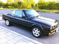 Schwarz Gebraucht 1990 BMW 320 Cabriolet Shadowline Cabrio | 23.900 €