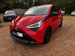 Vulcanorot Gebraucht 2021 Toyota Aygo Kleinwagen | 10.990 € (Fairer Preis)