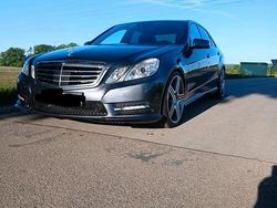 Grau Gebraucht 2011 Mercedes E500 Limousine | 17.000 €