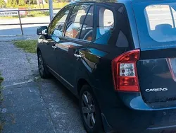 Schwarz Gebraucht 2009 Kia Carens 2 Van / Kleinbus | 3.000 € (Fairer Preis)
