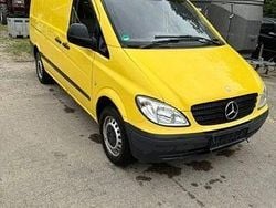 Gelb Gebraucht 2008 Mercedes Vito Van / Kleinbus | 5.950 € (Etwas zu teuer)