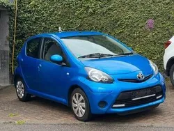Blau Gebraucht 2013 Toyota Aygo Kleinwagen | 4.500 € (Guter Preis)