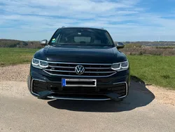 Schwarz Gebraucht 2022 VW Tiguan Allspace R-line SUV | 35.999 € (Fairer Preis)