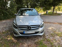 Grau Gebraucht 2015 Mercedes B180 Van / Kleinbus | 12.999 € (Teuer)
