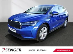 Blau Gebraucht 2022 Skoda Enyaq iV Loft SUV | 28.480 € (Guter Preis)