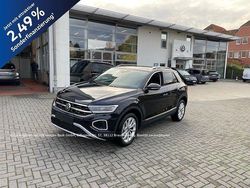 Deep black perleffekt Gebraucht 2024 VW T-Roc Style SUV | 25.998 € (Guter Preis)