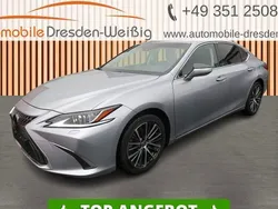 Grau metallic Gebraucht 2023 Lexus ES300H Limited Edition Limousine | 39.980 € (Fairer Preis)