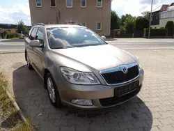 Capuccino beige Gebraucht 2009 Skoda Octavia Elegance Kombi | 6.999 € (Teuer)