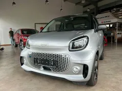 Silber Gebraucht 2021 Smart ForTwo Electric Drive Passion Limousine | 13.490 € (Etwas zu teuer)