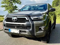 Braun Neu 2025 Toyota HiLux Abholung | 57.900 € (Etwas zu teuer)