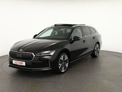 Schwarz Gebraucht 2024 Skoda Superb Kombi | 41.990 € (Guter Preis)