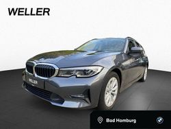 Mineralgrau (grau) Gebraucht 2022 BMW 320 Advantage Kombi | 21.490 € (Superpreis)
