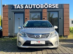 Silber Gebraucht 2011 Toyota Avensis Life Kombi | 4.950 € (Guter Preis)