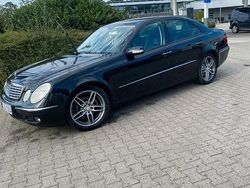 Schwarz Gebraucht 2005 Mercedes E280 Limousine | 6.000 €