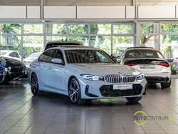 Grau Gebraucht 2024 BMW 330e M Sport Limousine | 45.490 € (Fairer Preis)