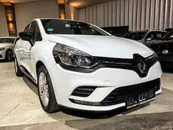 Weiß Gebraucht 2020 Renault Clio V Collection Limousine | 10.000 € (Fairer Preis)