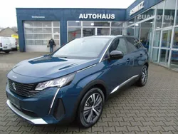 Lackierung blau celebes/metall Gebraucht 2023 Peugeot 3008 Allure SUV | 22.990 € (Guter Preis)