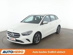 Weiß Gebraucht 2019 Mercedes B180 Style Van / Kleinbus | 17.380 € (Guter Preis)