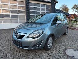 Silber Gebraucht 2011 Opel Meriva Innovation Van / Kleinbus | 1.990 € (Superpreis)