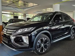 Schwarz Gebraucht 2018 Mitsubishi Eclipse Cross Diamant Edition SUV | 17.990 € (Etwas zu teuer)