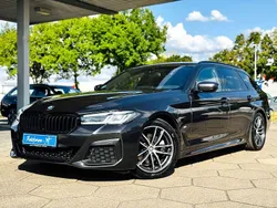 Grau Gebraucht 2022 BMW 520 Shadowline Limousine | 26.900 € (Fairer Preis)