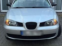 Silber Gebraucht 2004 Seat Ibiza Kleinwagen | 2.300 € (Etwas zu teuer)