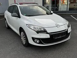 Weiß Gebraucht 2013 Renault Mégane III Dynamique Limousine | 3.450 € (Fairer Preis)
