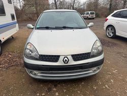 Silber Gebraucht 2003 Renault Clio II Limousine | 1.199 € (Fairer Preis)
