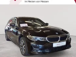 Schwarz Gebraucht 2022 BMW 320 Advantage Kombi | 21.989 € (Guter Preis)