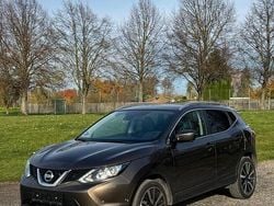 Braun Gebraucht 2017 Nissan Qashqai Tekna SUV | 15.200 € (Guter Preis)