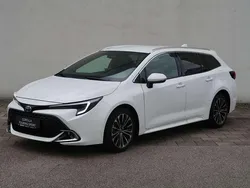 Schneeweiß Neu 2024 Toyota Corolla Team Kombi | 32.950 €