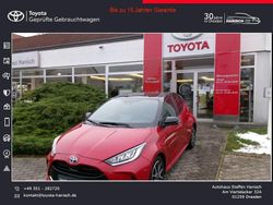 Rot Gebraucht 2022 Toyota Yaris Hybrid Style Limousine | 19.690 € (Fairer Preis)
