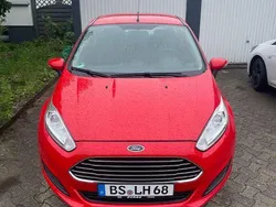 Rot Gebraucht 2015 Ford Fiesta Ambiente Kleinwagen | 5.200 € (Fairer Preis)