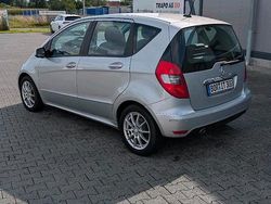 Silber Gebraucht 2011 Mercedes A200 Van / Kleinbus | 7.700 € (Teuer)