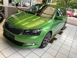 Rallyegrün metallic Gebraucht 2015 Skoda Fabia Kombi | 4.950 € (Fairer Preis)
