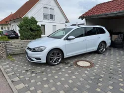 Weiß Gebraucht 2017 VW Golf VII Trendline Kombi | 9.500 € (Fairer Preis)
