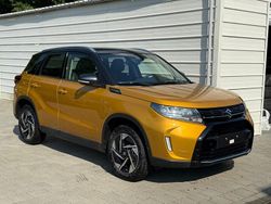 Solar yellow pearl metallic / cosmic black pearl metallic Neu 2025 Suzuki Vitara Comfort+ SUV | 23.740 € (Fairer Preis)