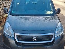 Grau Gebraucht 2016 Peugeot Partner Tepee Van / Kleinbus | 6.000 € (Superpreis)