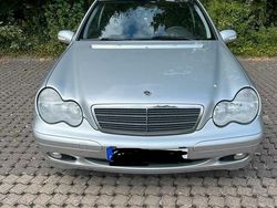 Silber Gebraucht 2004 Mercedes 180 Limousine | 4.000 €
