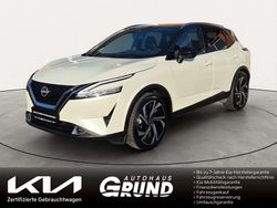 Weiss / pearlwhite (metallic) Gebraucht 2023 Nissan Qashqai Tekna SUV | 27.450 € (Fairer Preis)