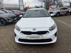 Weiß Gebraucht 2021 Kia Ceed Kleinwagen | 13.890 € (Guter Preis)