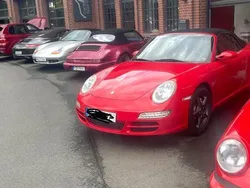 Rot Gebraucht 2005 Porsche 997 Cabrio | 31.997 €