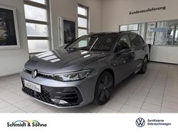 Schwarz metallic Gebraucht 2025 VW Passat R-line Limousine | 59.991 €