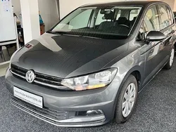 Grau Gebraucht 2019 VW Touran Trendline Van / Kleinbus | 14.299 € (Fairer Preis)
