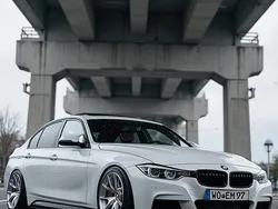 Weiß Gebraucht 2017 BMW 340 M Performance Limousine | 35.000 €