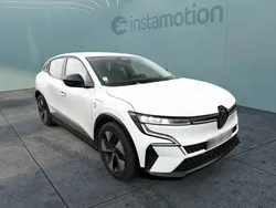 Weiß Gebraucht 2022 Renault Mégane Equilibre Limousine | 23.188 € (Fairer Preis)