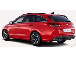 Ultimate red metallic Neu 2025 Hyundai i30 Style Limousine | 27.520 € (Fairer Preis)