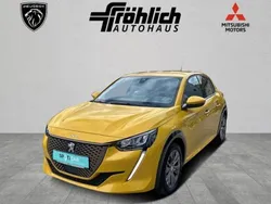 Gelb Gebraucht 2021 Peugeot e-208 Allure Kleinwagen | 16.049 € (Guter Preis)